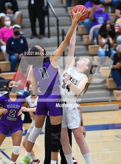 Thumbnail 2 in Valley Vista vs. Hamilton (AIA 6A Final) photogallery.