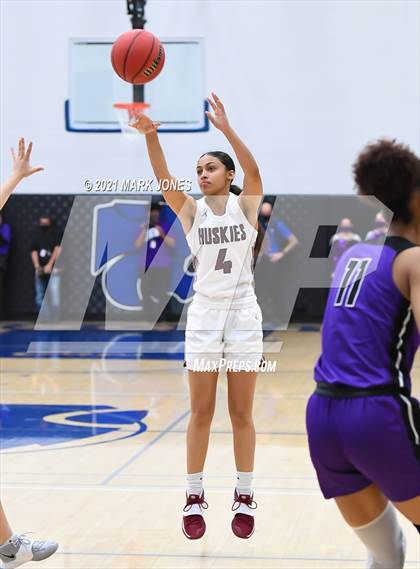 Thumbnail 3 in Valley Vista vs. Hamilton (AIA 6A Final) photogallery.