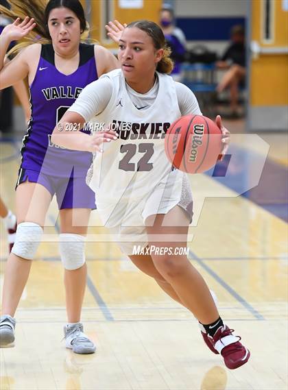 Thumbnail 3 in Valley Vista vs. Hamilton (AIA 6A Final) photogallery.
