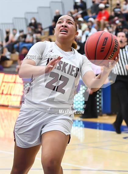 Thumbnail 3 in Valley Vista vs. Hamilton (AIA 6A Final) photogallery.