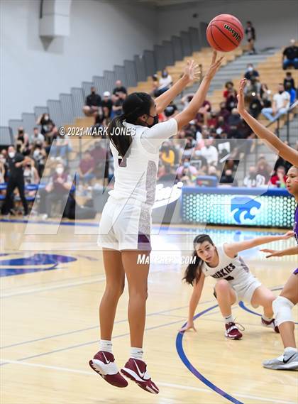 Thumbnail 2 in Valley Vista vs. Hamilton (AIA 6A Final) photogallery.