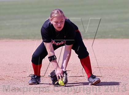 Thumbnail 3 in North vs Delano (Mira Monte Invitational) photogallery.