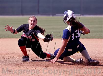 Thumbnail 1 in North vs Delano (Mira Monte Invitational) photogallery.