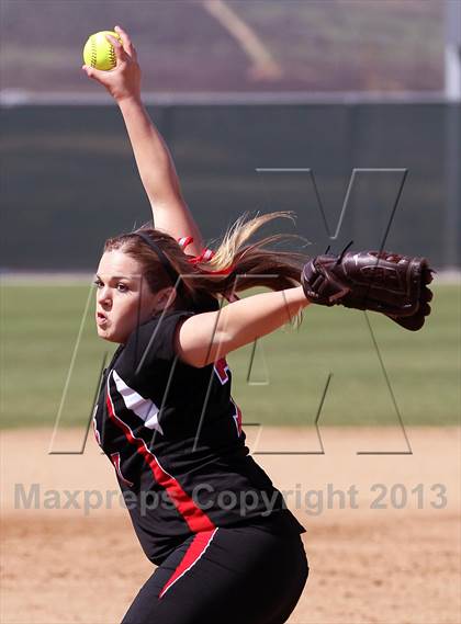 Thumbnail 1 in North vs Delano (Mira Monte Invitational) photogallery.