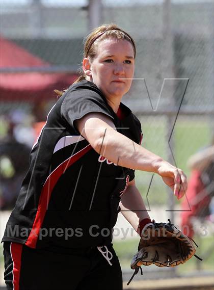 Thumbnail 1 in North vs Delano (Mira Monte Invitational) photogallery.