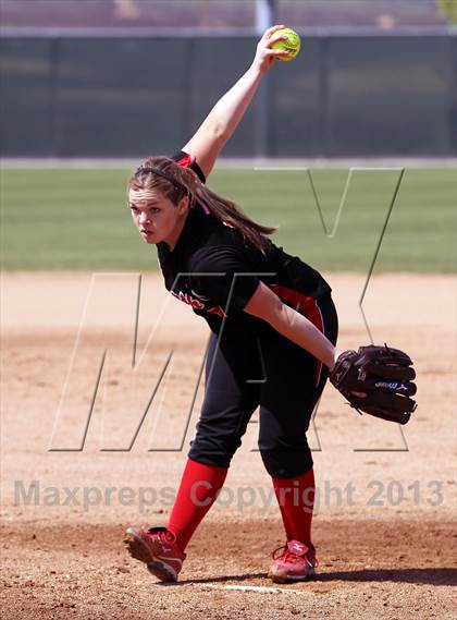 Thumbnail 1 in North vs Delano (Mira Monte Invitational) photogallery.