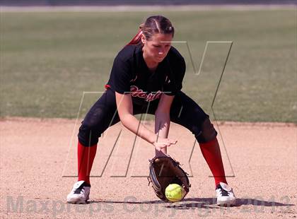 Thumbnail 2 in North vs Delano (Mira Monte Invitational) photogallery.