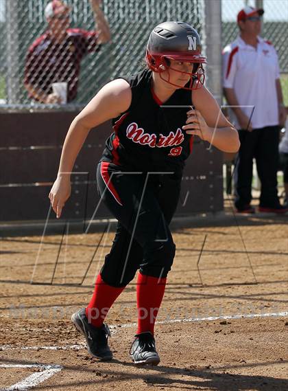 Thumbnail 2 in North vs Delano (Mira Monte Invitational) photogallery.