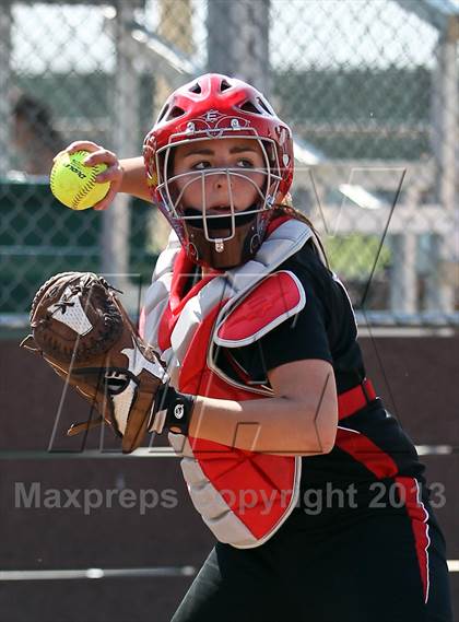Thumbnail 1 in North vs Delano (Mira Monte Invitational) photogallery.