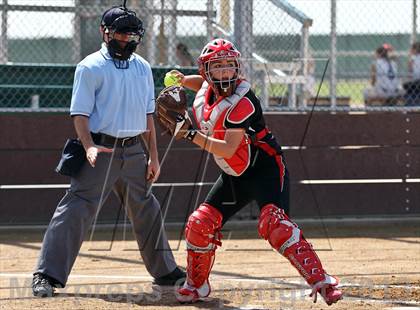 Thumbnail 3 in North vs Delano (Mira Monte Invitational) photogallery.