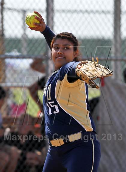 Thumbnail 2 in North vs Delano (Mira Monte Invitational) photogallery.