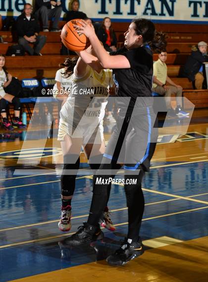 Thumbnail 3 in Northview vs Burbank (San Marino Tournament) photogallery.