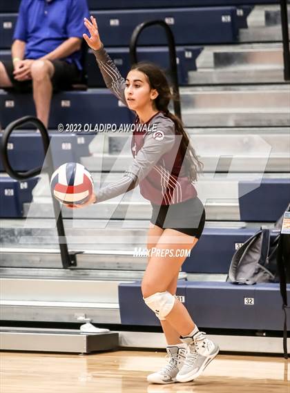 Thumbnail 3 in Bishop Lynch vs. Plano photogallery.
