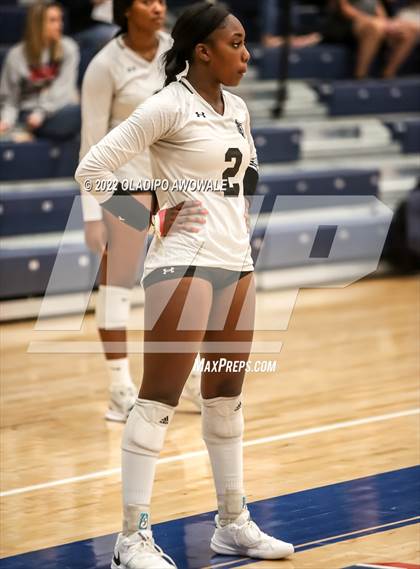 Thumbnail 1 in Bishop Lynch vs. Plano photogallery.