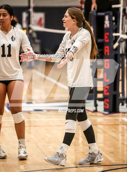 Thumbnail 3 in Bishop Lynch vs. Plano photogallery.