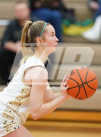 Thumbnail 1 in Royal Oak @ Stoney Creek photogallery.