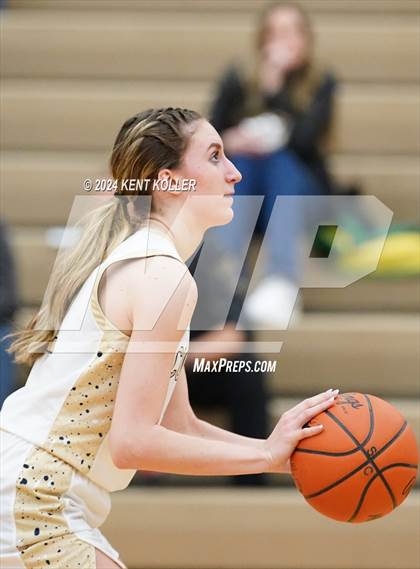 Thumbnail 3 in Royal Oak @ Stoney Creek photogallery.