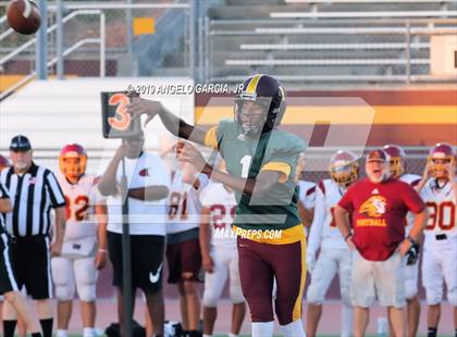Thumbnail 3 in Liberty vs Edison (Scrimmage) photogallery.