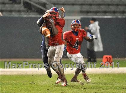 Thumbnail 3 in Serra vs. Folsom (CIF State D2 Final) photogallery.