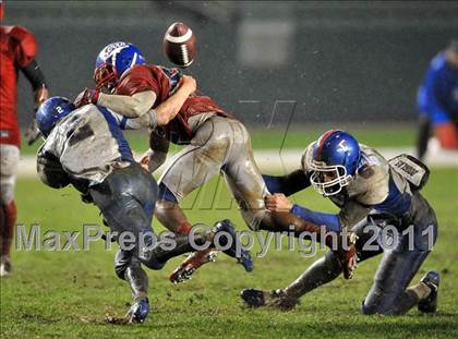 Thumbnail 1 in Serra vs. Folsom (CIF State D2 Final) photogallery.