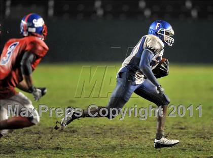 Thumbnail 3 in Serra vs. Folsom (CIF State D2 Final) photogallery.