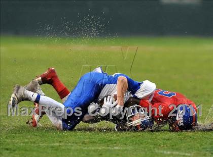 Thumbnail 1 in Serra vs. Folsom (CIF State D2 Final) photogallery.