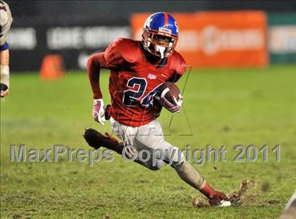 Thumbnail 1 in Serra vs. Folsom (CIF State D2 Final) photogallery.