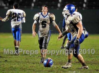 Thumbnail 1 in Serra vs. Folsom (CIF State D2 Final) photogallery.