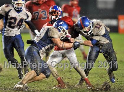 Thumbnail 3 in Serra vs. Folsom (CIF State D2 Final) photogallery.