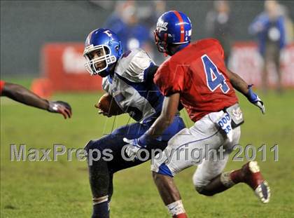 Thumbnail 3 in Serra vs. Folsom (CIF State D2 Final) photogallery.