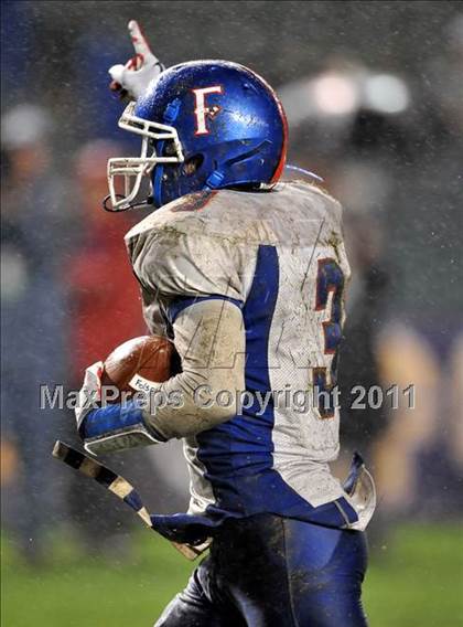 Thumbnail 3 in Serra vs. Folsom (CIF State D2 Final) photogallery.