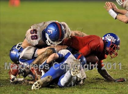 Thumbnail 2 in Serra vs. Folsom (CIF State D2 Final) photogallery.
