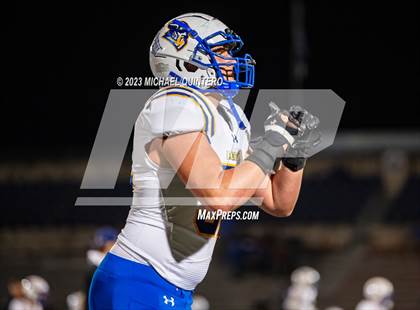 Thumbnail 3 in Sinton vs. Lago Vista (UIL Football 4A Division 2 Area) photogallery.