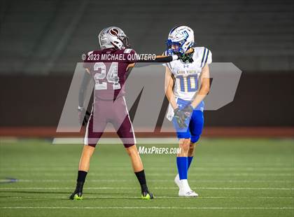 Thumbnail 1 in Sinton vs. Lago Vista (UIL Football 4A Division 2 Area) photogallery.