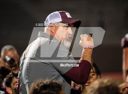 Thumbnail 2 in Sinton vs. Lago Vista (UIL Football 4A Division 2 Area) photogallery.
