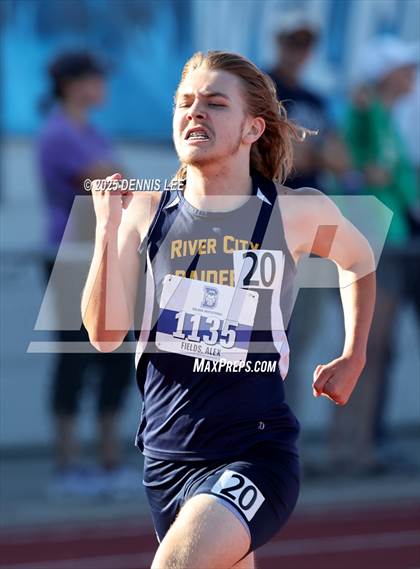 Thumbnail 1 in Halden Invitational (1600 Meter) photogallery.