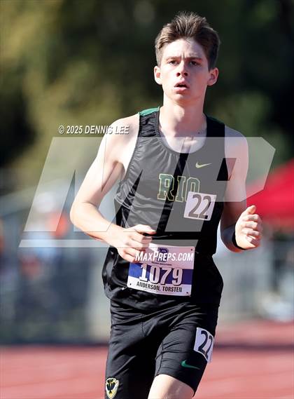 Thumbnail 3 in Halden Invitational (1600 Meter) photogallery.