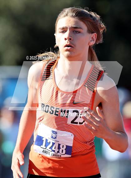 Thumbnail 3 in Halden Invitational (1600 Meter) photogallery.