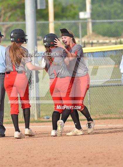 Thumbnail 1 in Reagan [Ronald] vs Lake Travis (UIL 6A Bi-District Playoff) photogallery.
