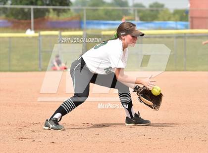 Thumbnail 1 in Reagan [Ronald] vs Lake Travis (UIL 6A Bi-District Playoff) photogallery.