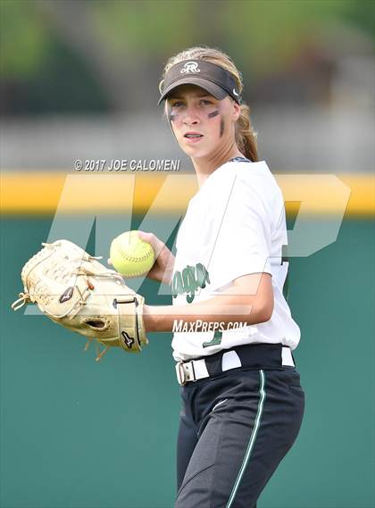 Thumbnail 1 in Reagan [Ronald] vs Lake Travis (UIL 6A Bi-District Playoff) photogallery.