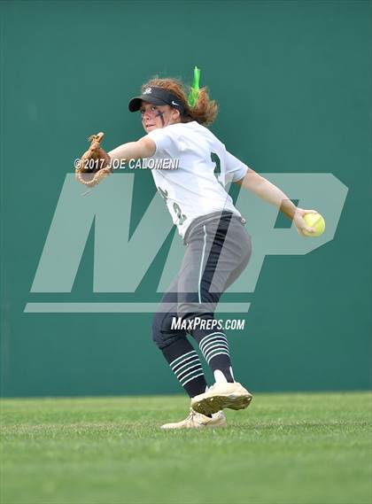 Thumbnail 2 in Reagan [Ronald] vs Lake Travis (UIL 6A Bi-District Playoff) photogallery.