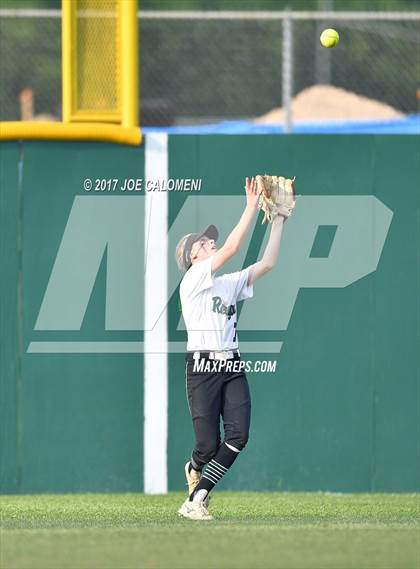 Thumbnail 2 in Reagan [Ronald] vs Lake Travis (UIL 6A Bi-District Playoff) photogallery.