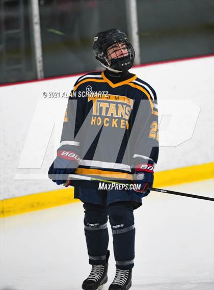 Thumbnail 2 in Webster-Thomas vs. Fairport photogallery.