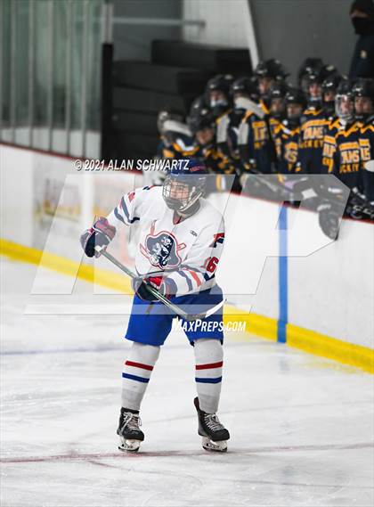 Thumbnail 3 in Webster-Thomas vs. Fairport photogallery.