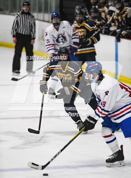 Thumbnail 1 in Webster-Thomas vs. Fairport photogallery.