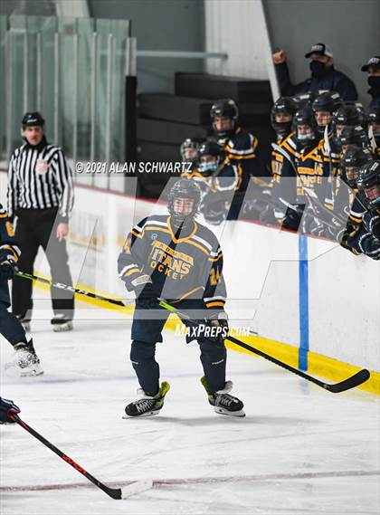 Thumbnail 3 in Webster-Thomas vs. Fairport photogallery.