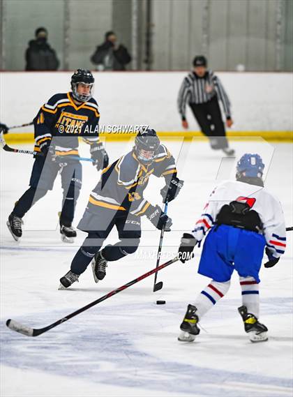 Thumbnail 1 in Webster-Thomas vs. Fairport photogallery.