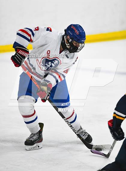 Thumbnail 2 in Webster-Thomas vs. Fairport photogallery.