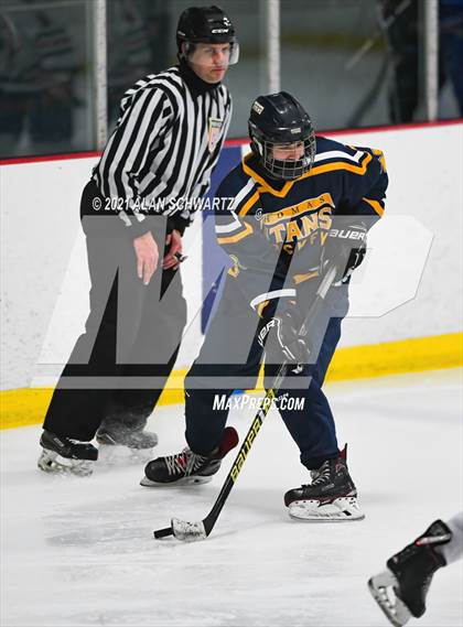 Thumbnail 2 in Webster-Thomas vs. Fairport photogallery.
